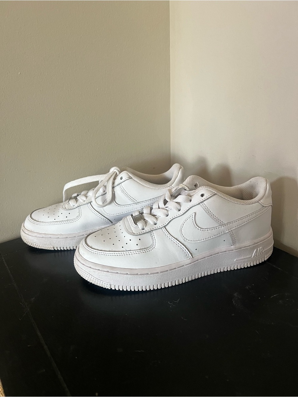 Nike Kids White Low-Top Leather Sneakers